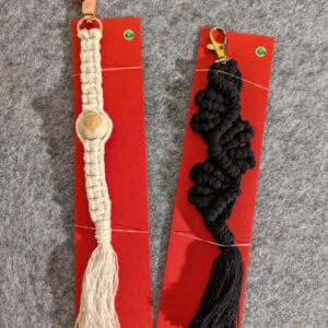 Makrameeschlüsselanhänger (Karabiner)